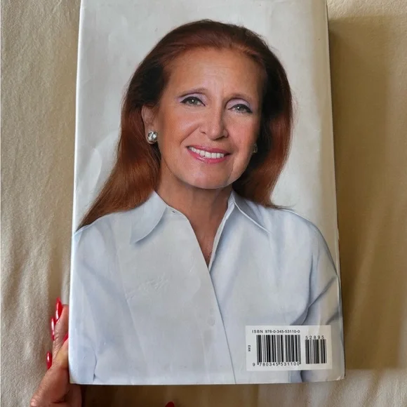 Danielle Steel 'Magic' Hardcover Book - Picture 2 of 3